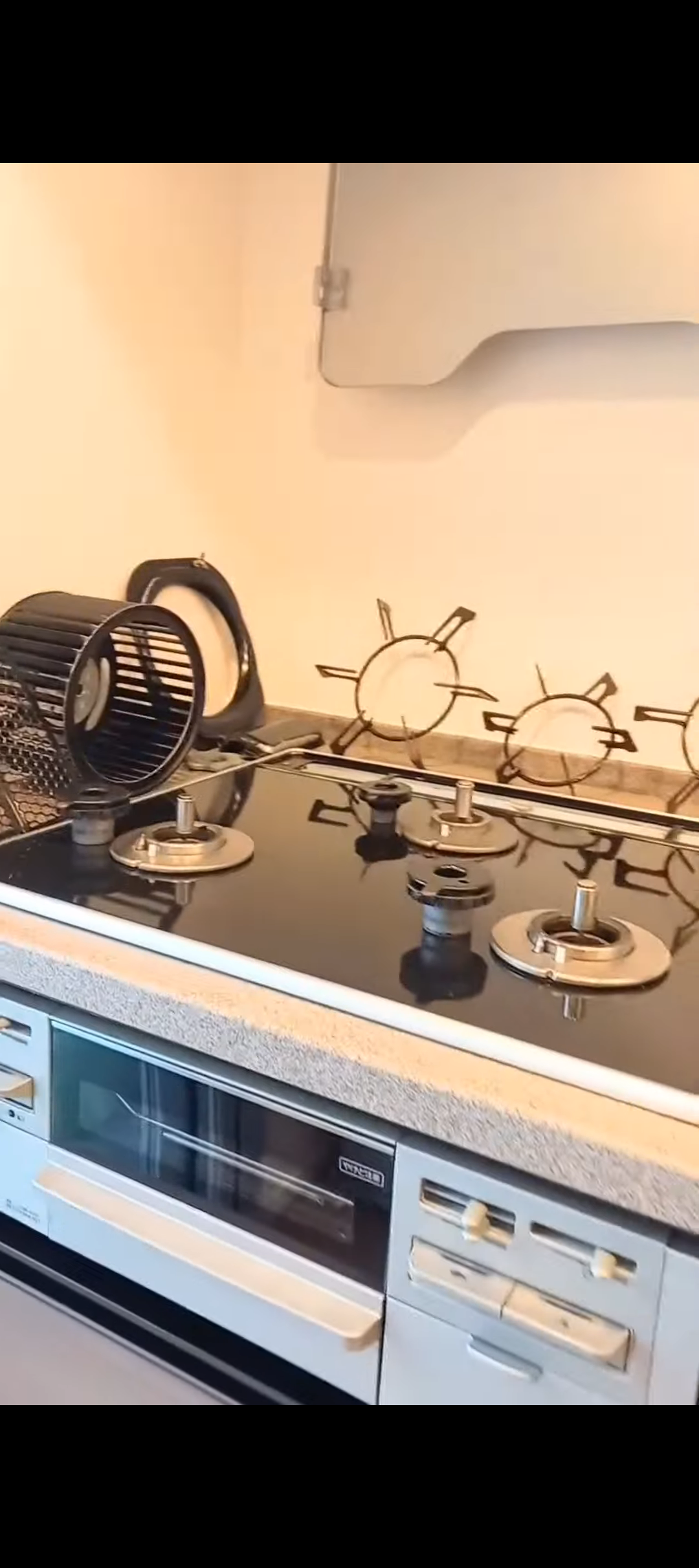 福岡県福岡市中央区のレンジフードクリーニングの作業後1