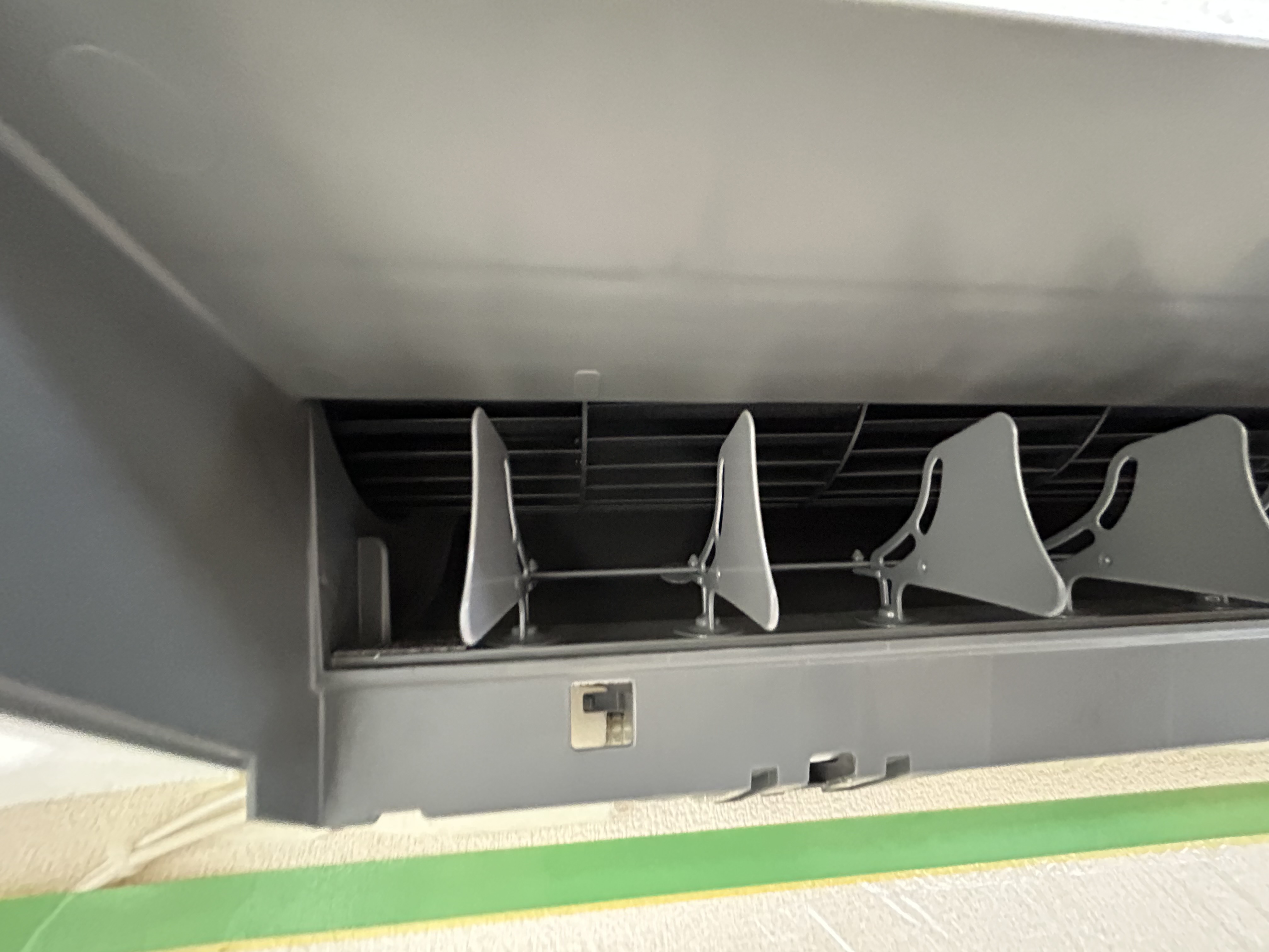 東京都世田谷区経堂のお掃除機能付きエアコンの作業前2