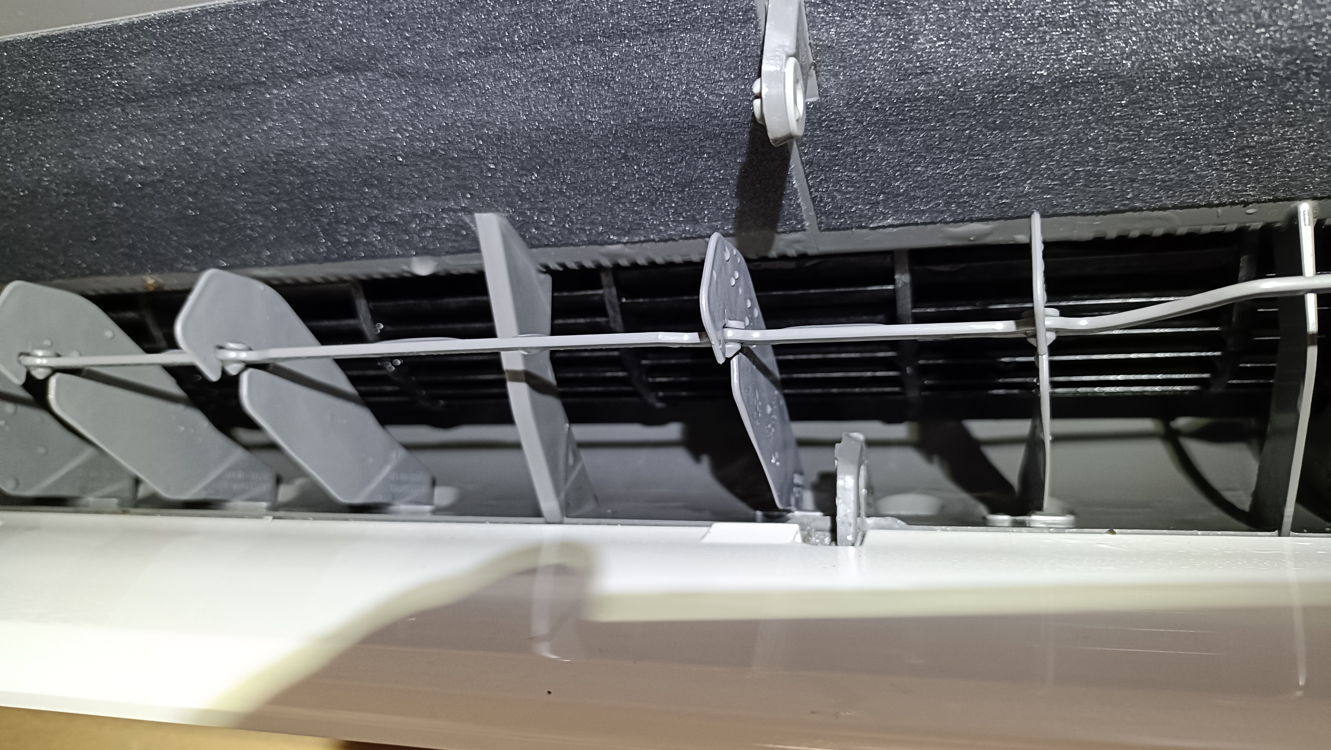 山梨県甲斐市岩森のお掃除機能付きエアコンの作業後1