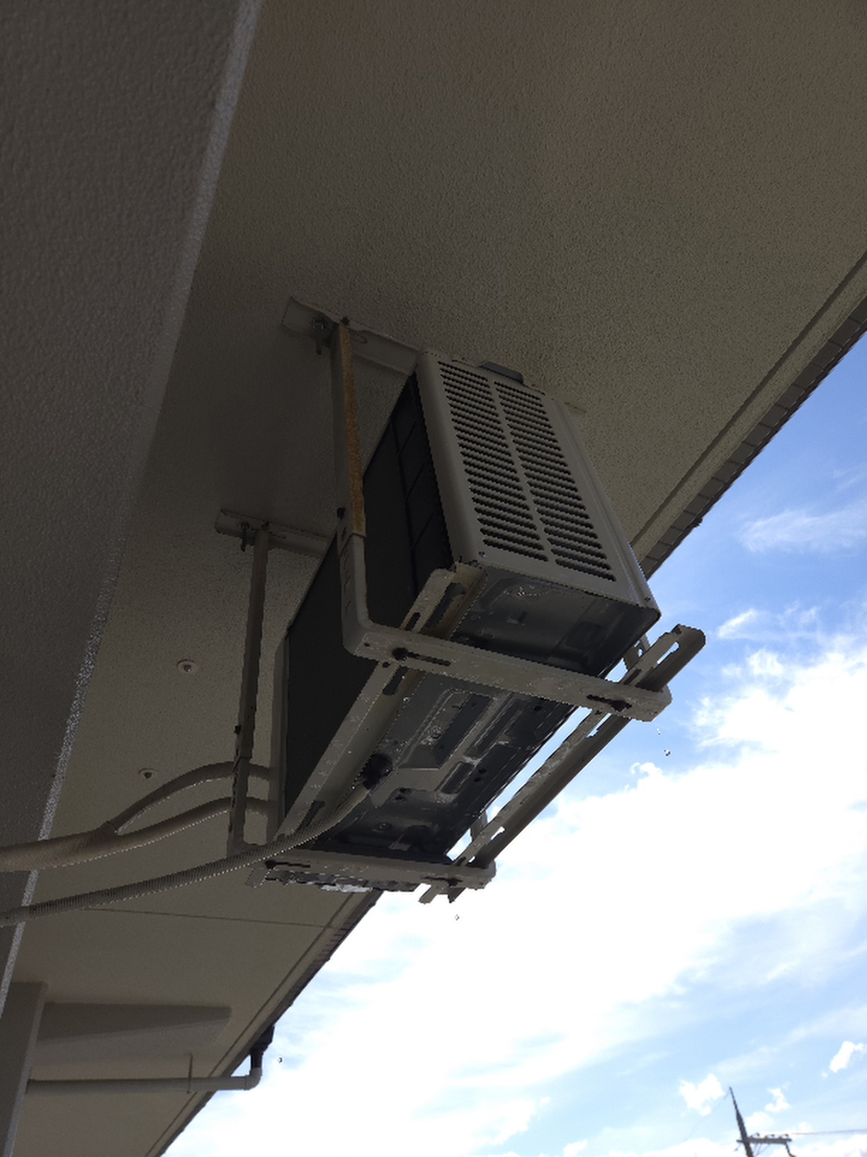 兵庫県宝塚市雲雀丘山手のお掃除機能付きエアコンの作業前3