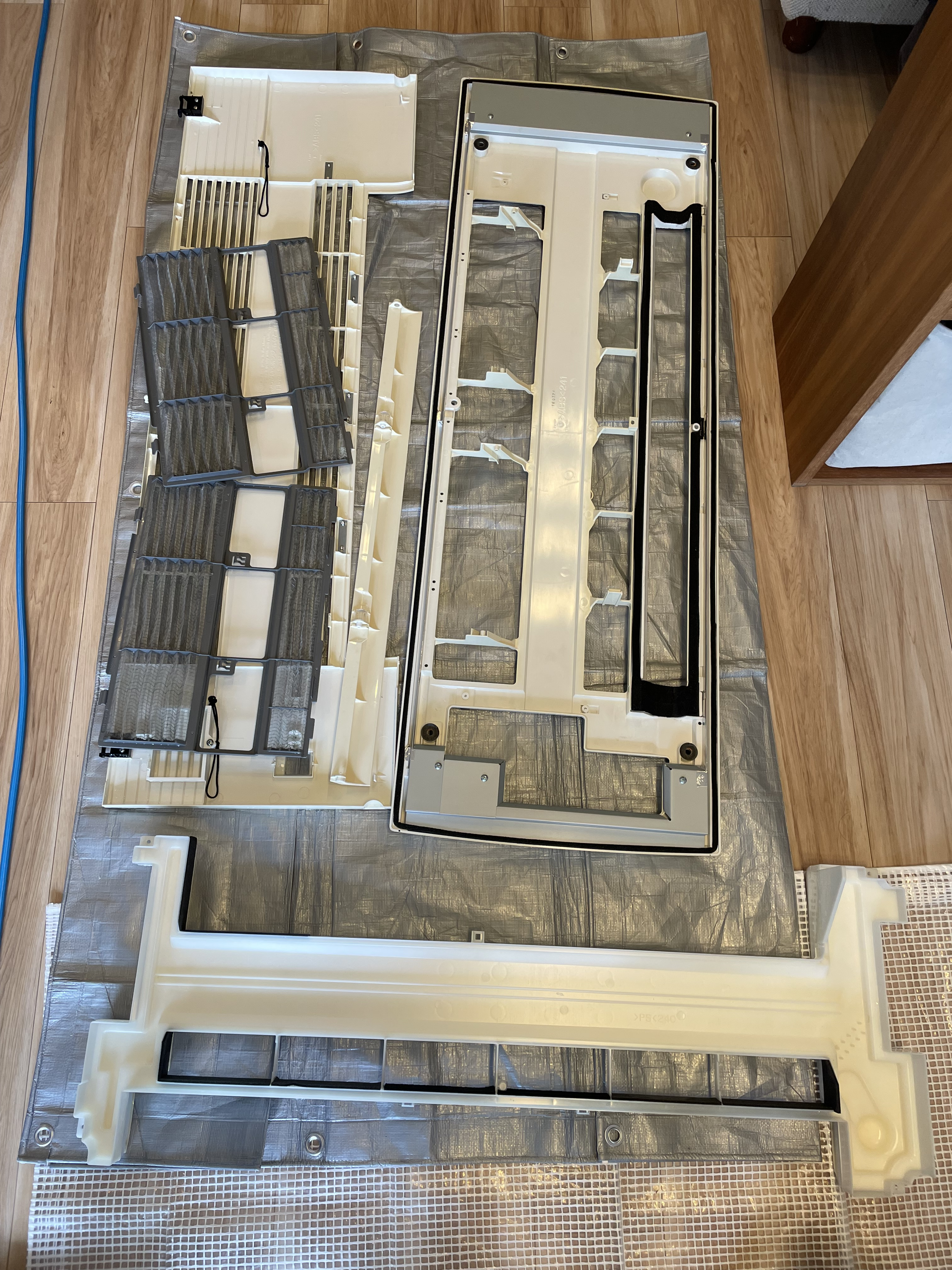 東京都新宿区西新宿の家庭用天井埋め込みエアコンの作業後2