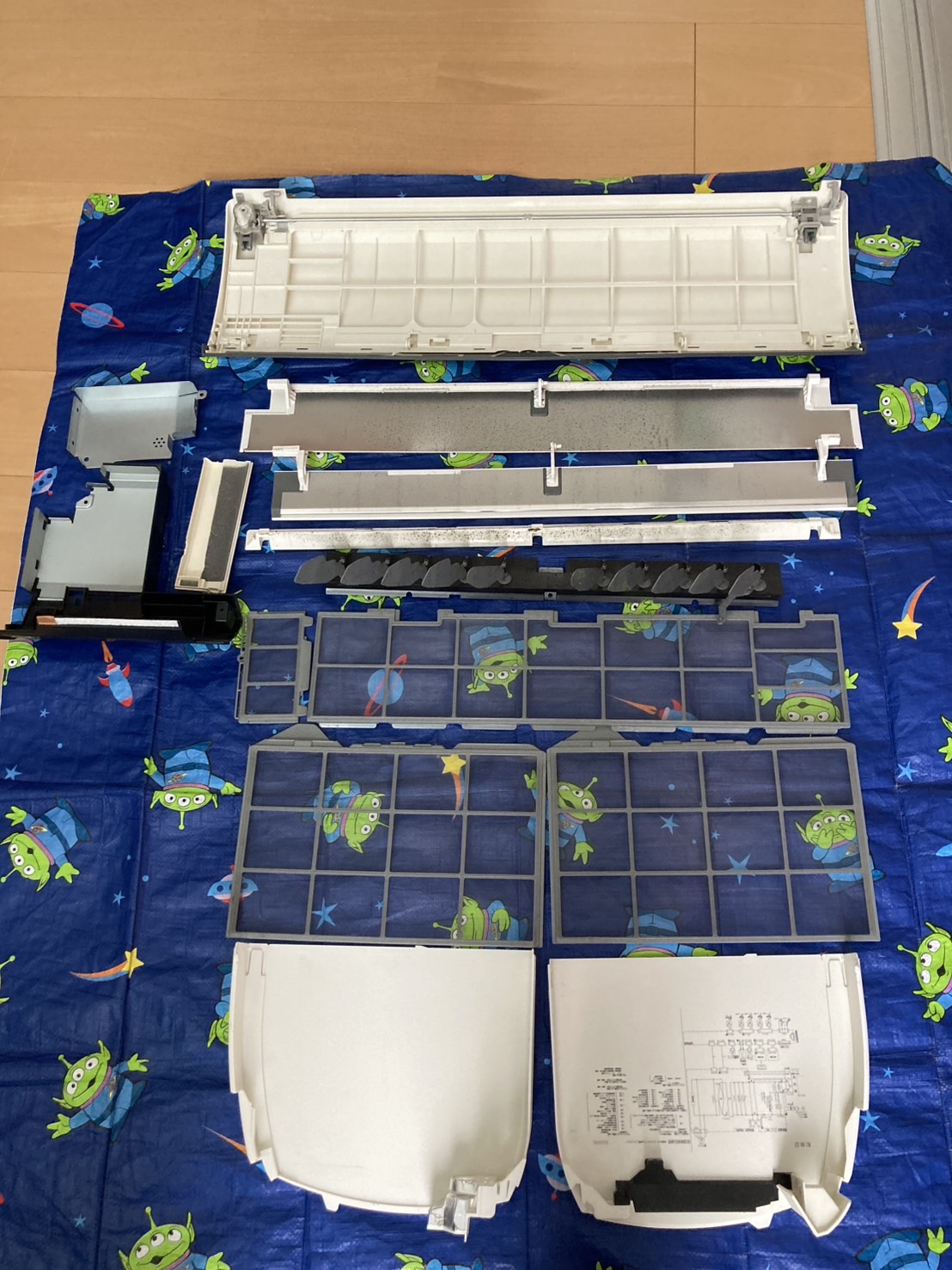 大阪府大阪市生野区生野西のお掃除機能付きエアコンの作業前2