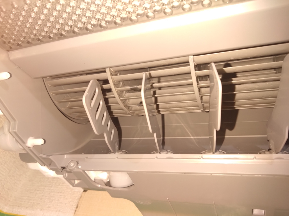 滋賀県大津市のお掃除機能付きエアコンの作業後1