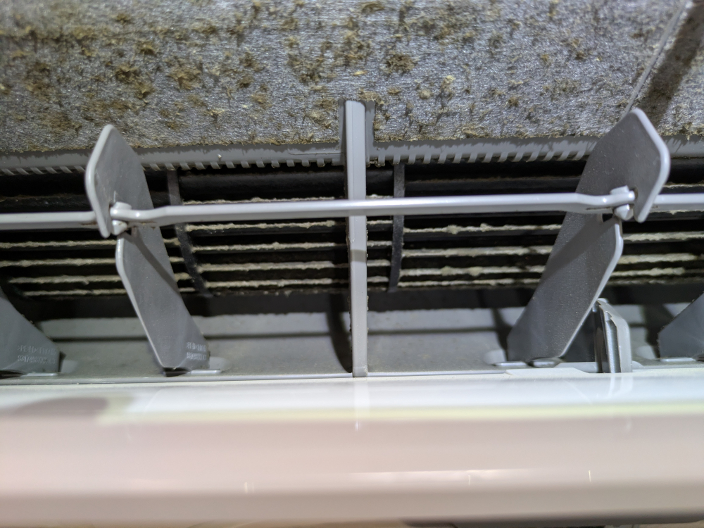 埼玉県上尾市愛宕の壁掛けエアコンの作業前1