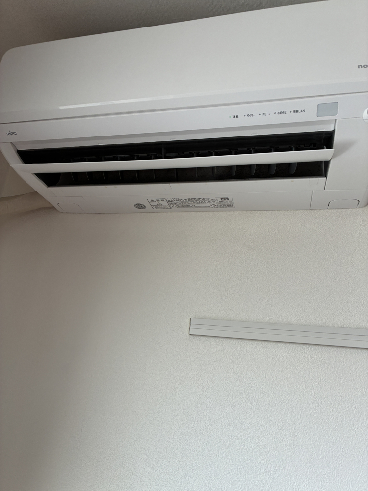 大阪府摂津市一律屋のお掃除機能付きエアコンの作業前3