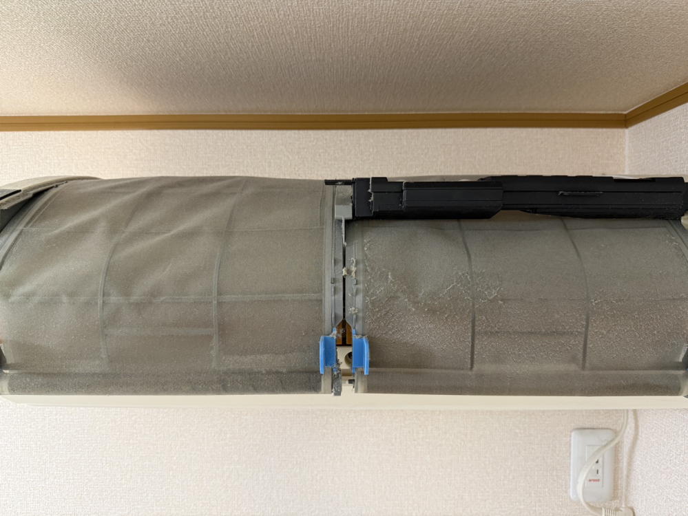 東京都荒川区東尾久のお掃除機能付きエアコンの作業前1