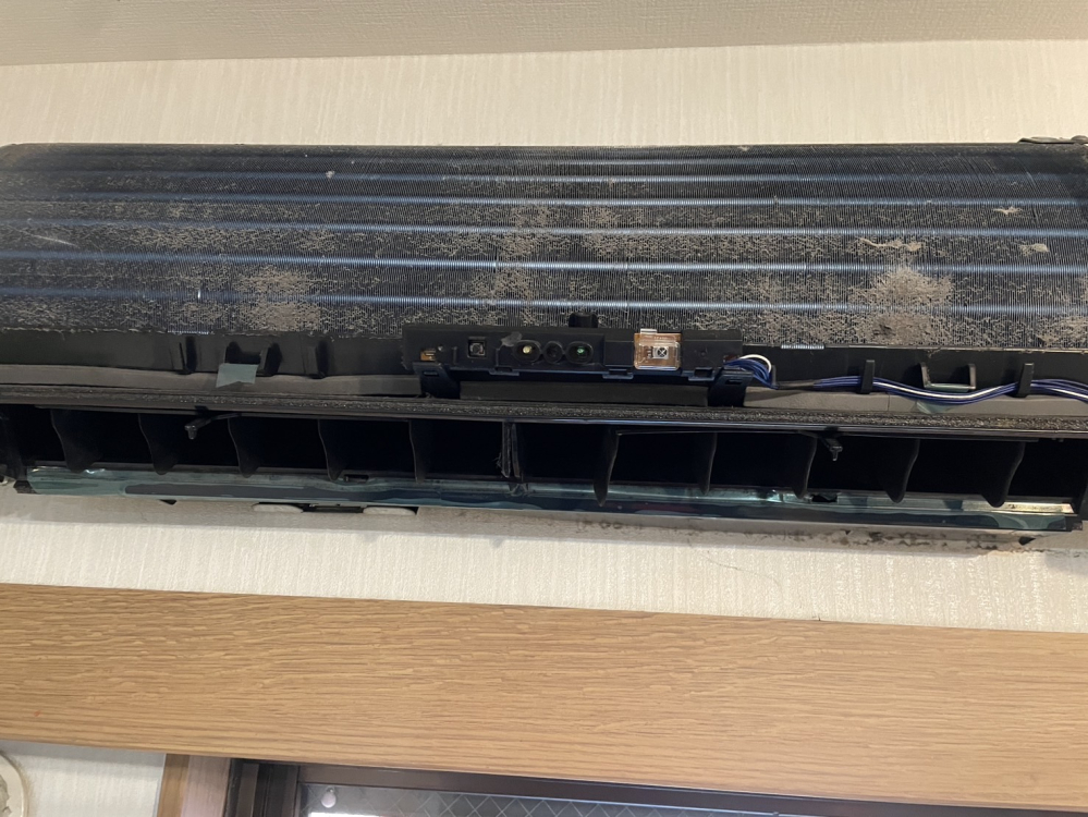 兵庫県尼崎市のお掃除機能付きエアコンの作業前1
