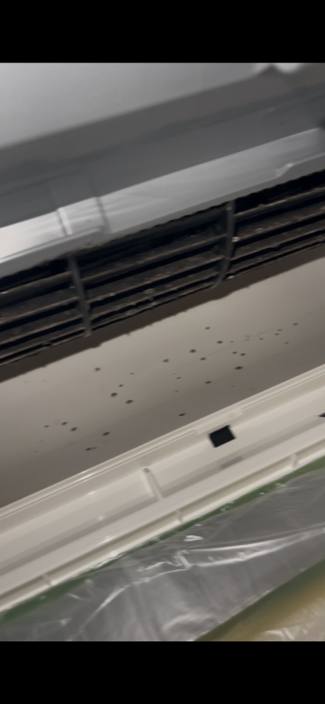 京都府京都市右京区の壁掛けエアコンの作業前1