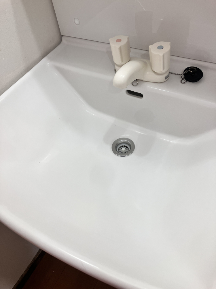 福岡県太宰府市の洗面所クリーニングの作業後2