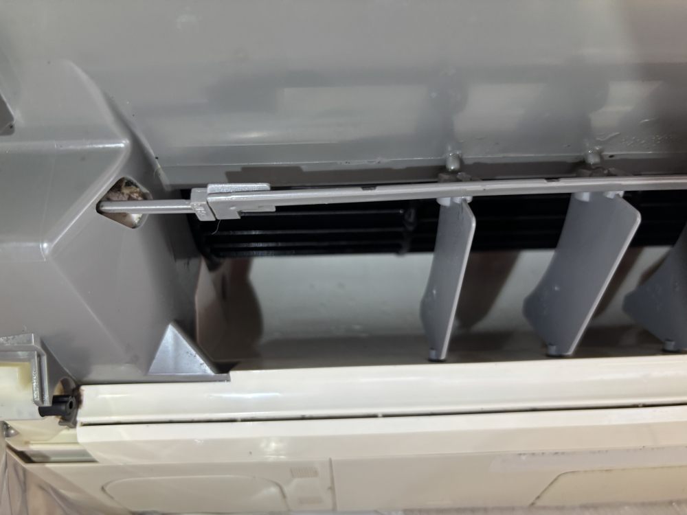 愛知県豊明市のお掃除機能付きエアコンの作業後1