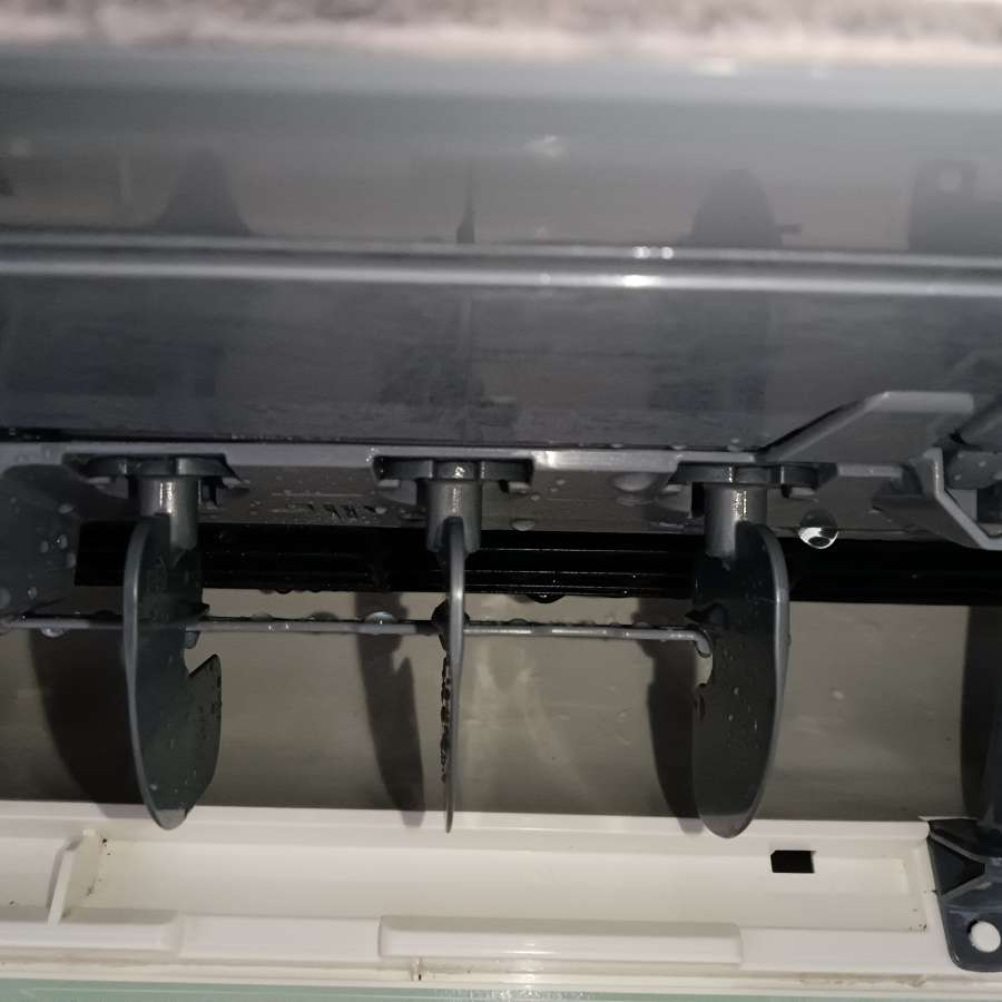 東京都江戸川区のお掃除機能付きエアコンの作業後1