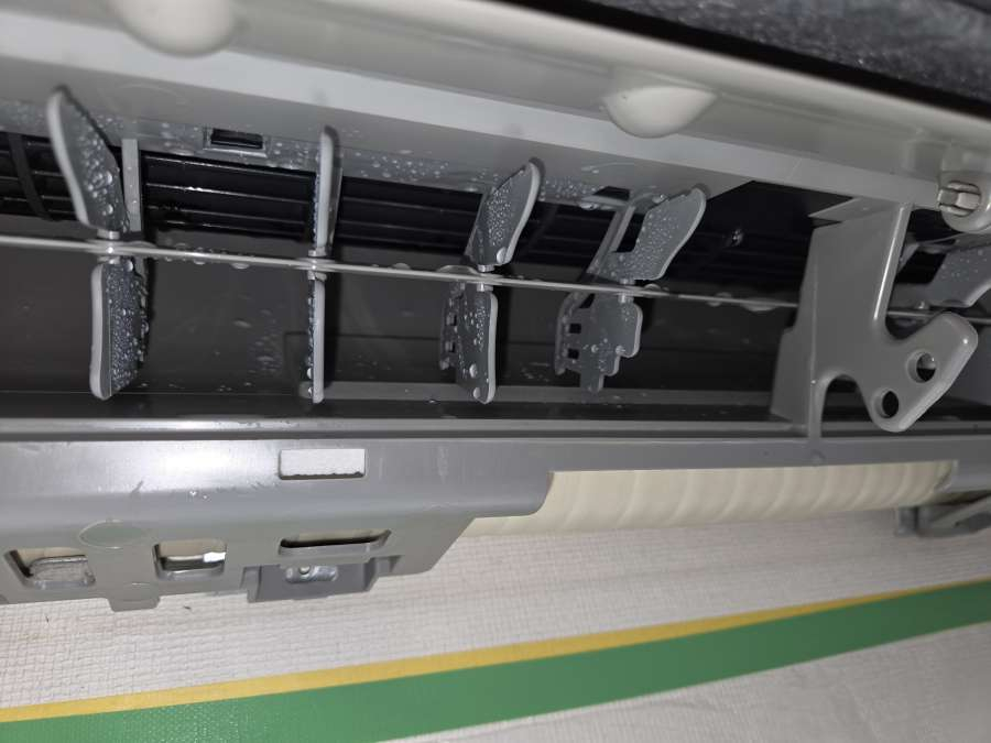 東京都大田区のお掃除機能付きエアコンの作業後1