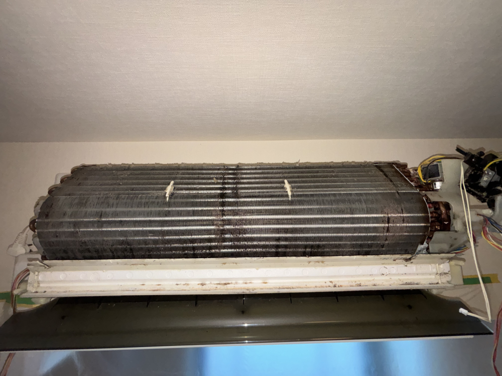 埼玉県さいたま市南区のお掃除機能付きエアコンの作業前1