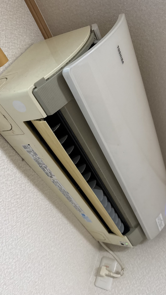大阪府大阪市旭区のお掃除機能付きエアコンの作業前1