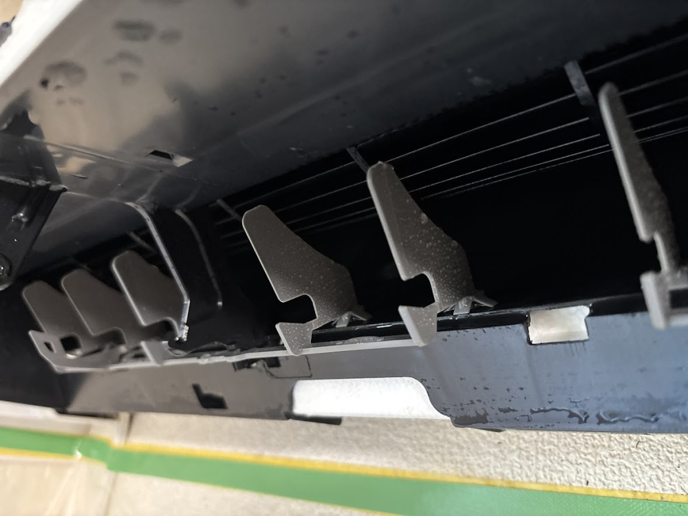 滋賀県湖南市のお掃除機能付きエアコンの作業後1