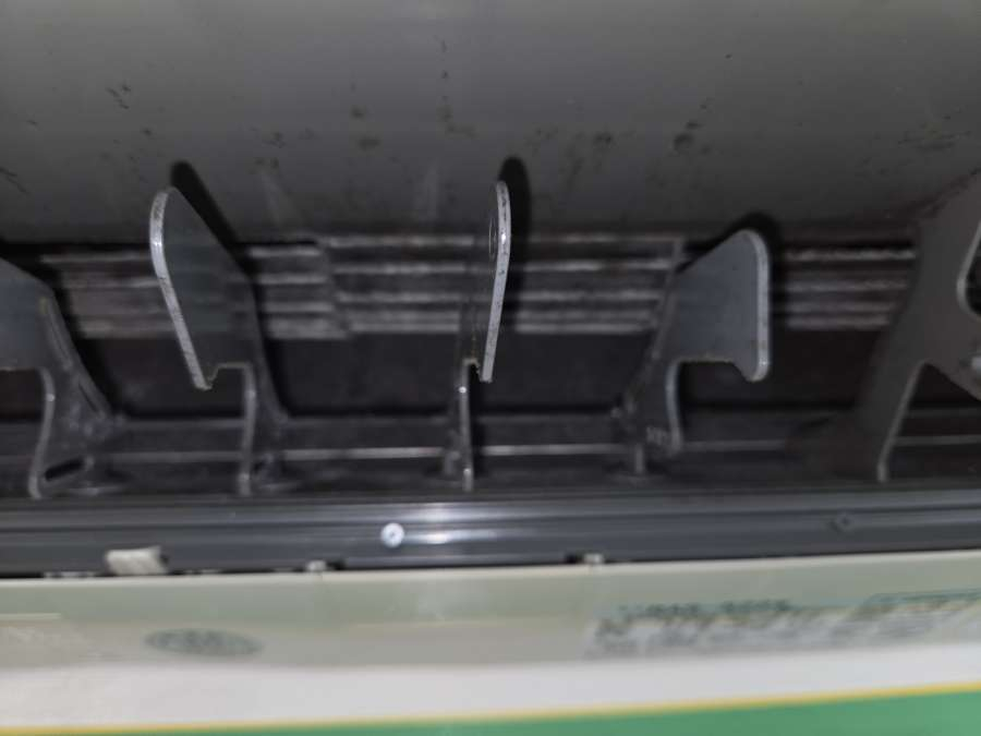 東京都大田区のお掃除機能付きエアコンの作業前1