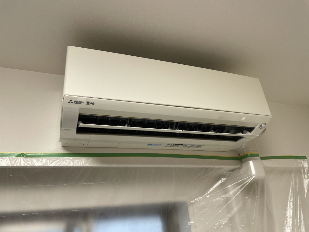 東京都板橋区加賀のお掃除機能付きエアコンの作業前2