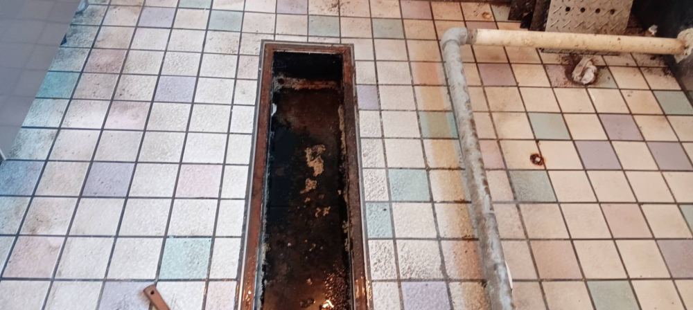 神奈川県横浜市青葉区青葉台の店舗清掃の作業後1