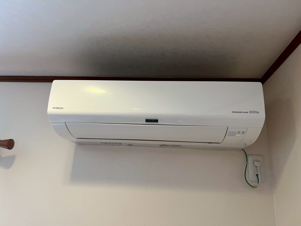 愛知県小牧市のお掃除機能付きエアコンの作業前1