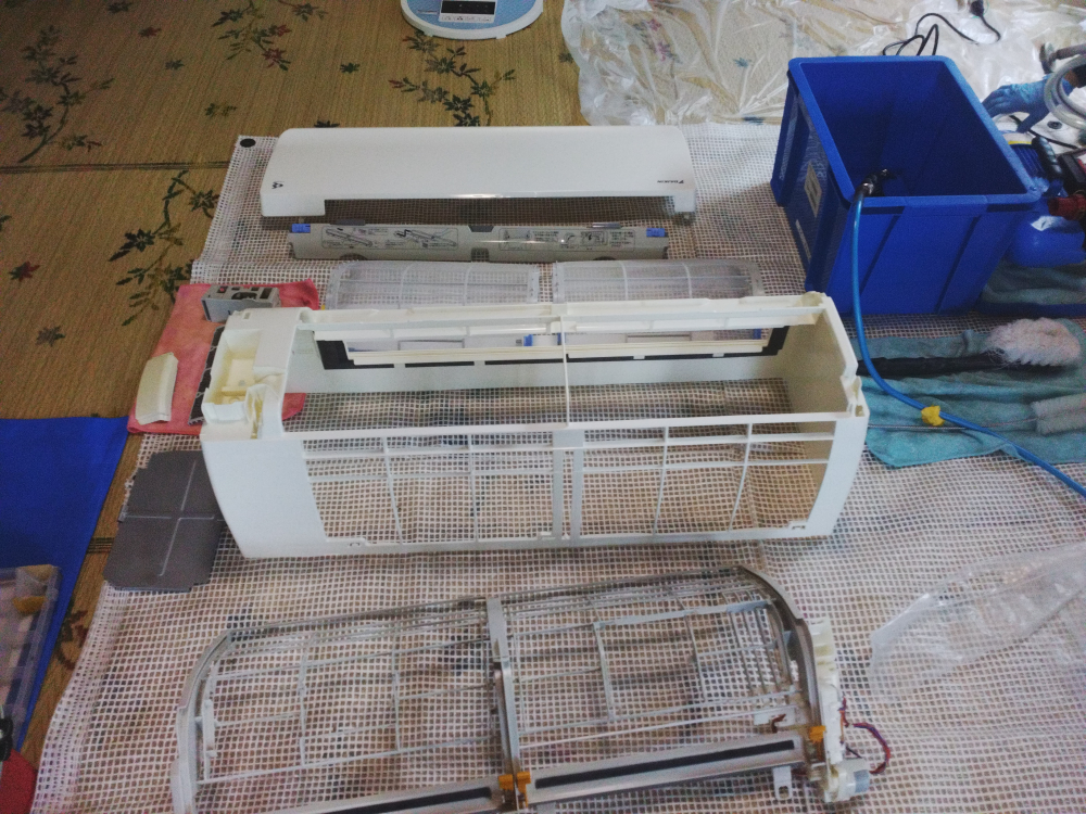 鹿児島県鹿児島市星ヶ峯のお掃除機能付きエアコンの作業後1