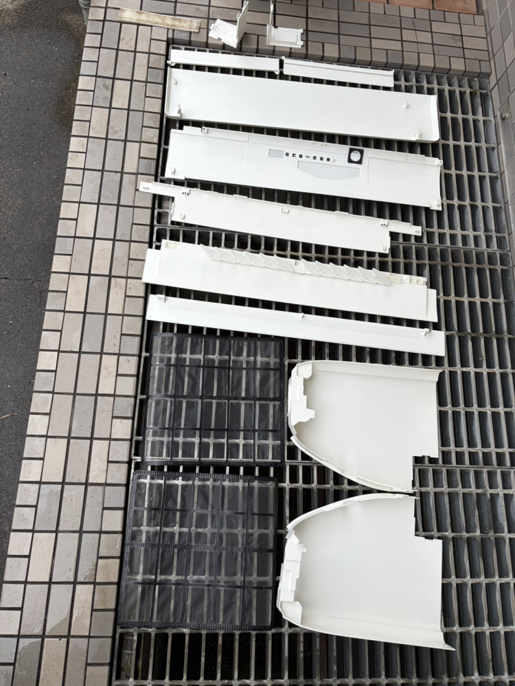 神奈川県横浜市泉区中田南のお掃除機能付きエアコンの作業後1