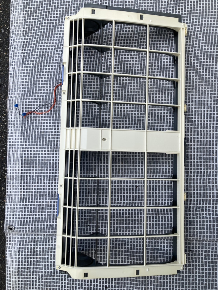 大阪府茨木市大手町のお掃除機能付きエアコンの作業前3