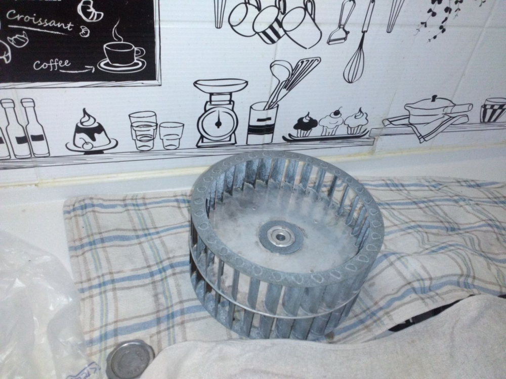 埼玉県草加市氷川町のレンジフードクリーニングの作業後1