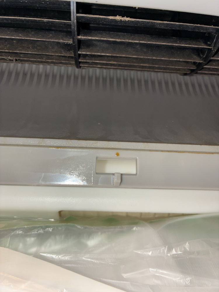 大阪府大阪市住吉区苅田のお掃除機能付きエアコンの作業前1