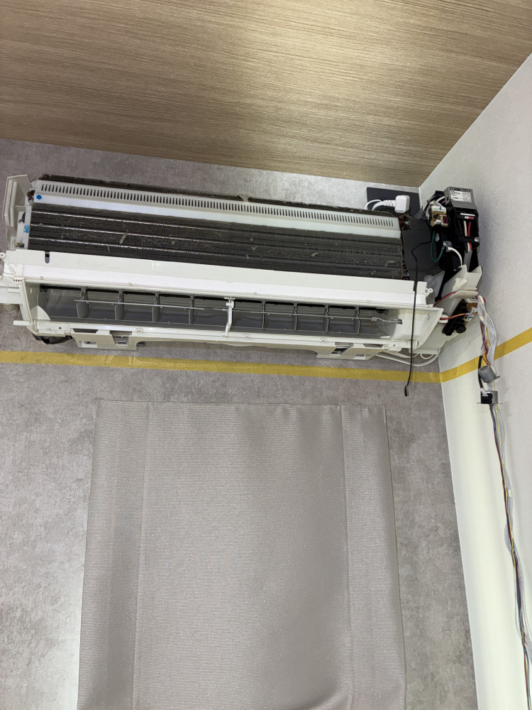 大阪府泉大津市豊中町のお掃除機能付きエアコンの作業後1