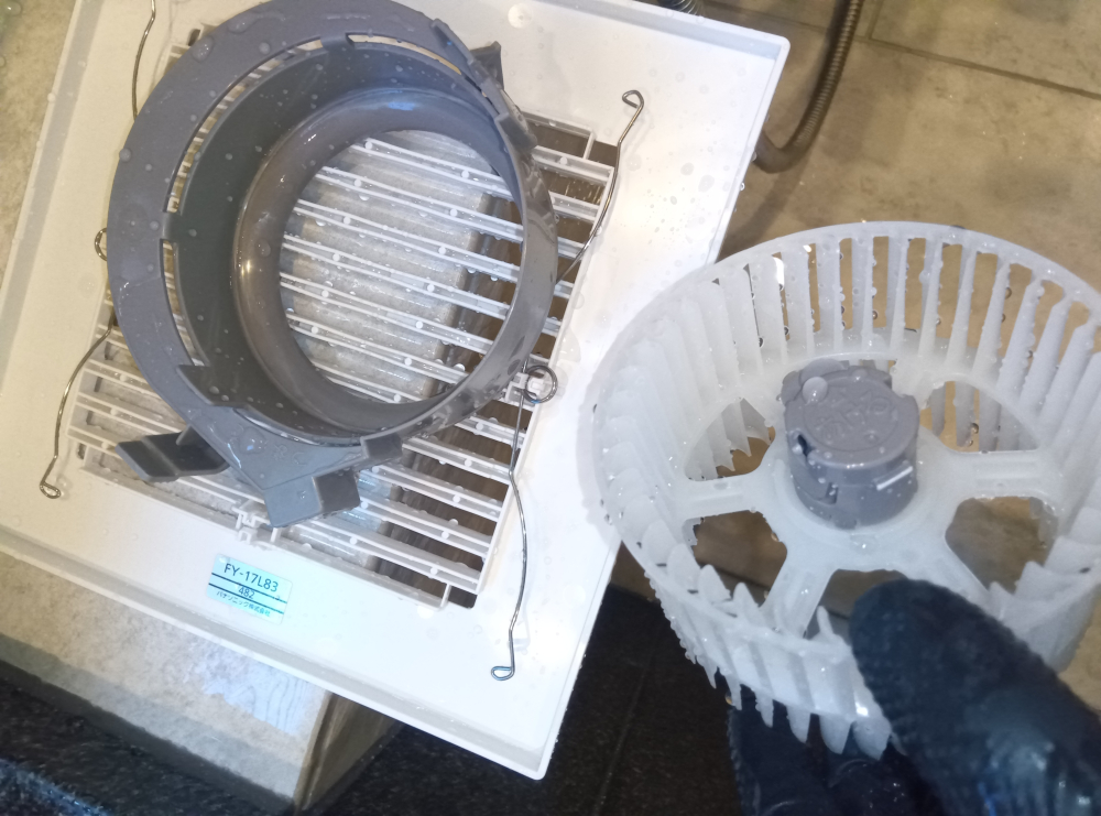 長野県上田市の浴室乾燥機クリーニングの作業後1