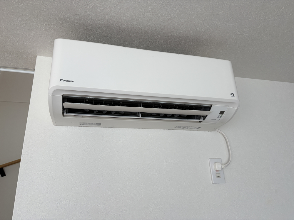 大阪府箕面市森町のお掃除機能付きエアコンの作業前3