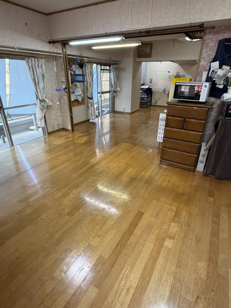 埼玉県狭山市のフローリングクリーニングの作業前1