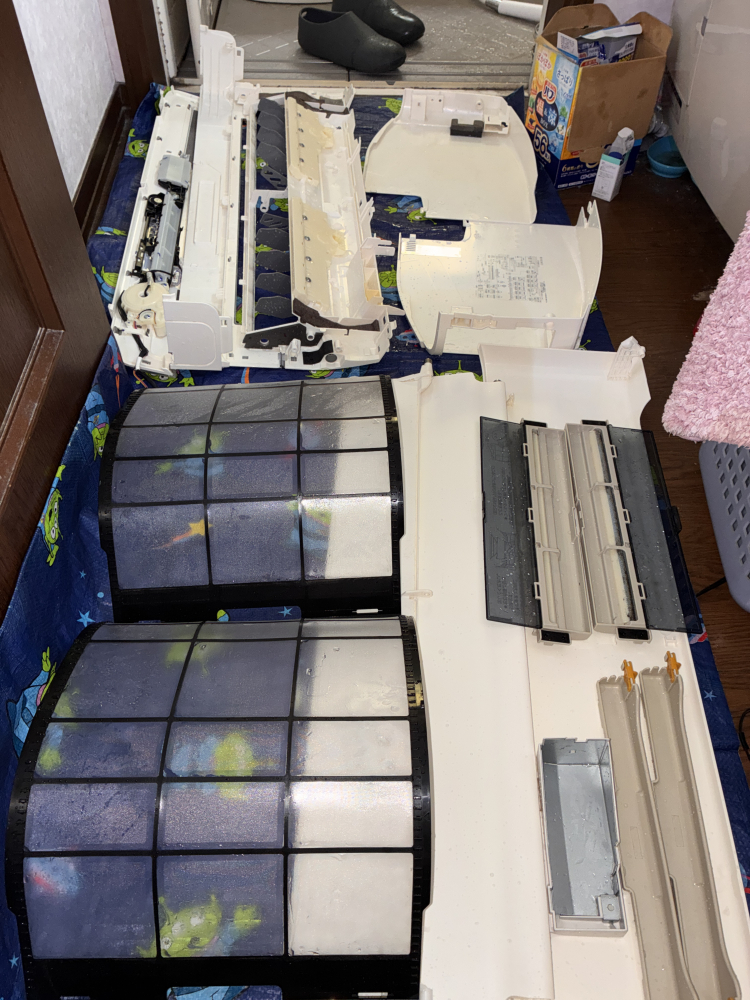 大阪府東大阪市小阪本町のお掃除機能付きエアコンの作業後2