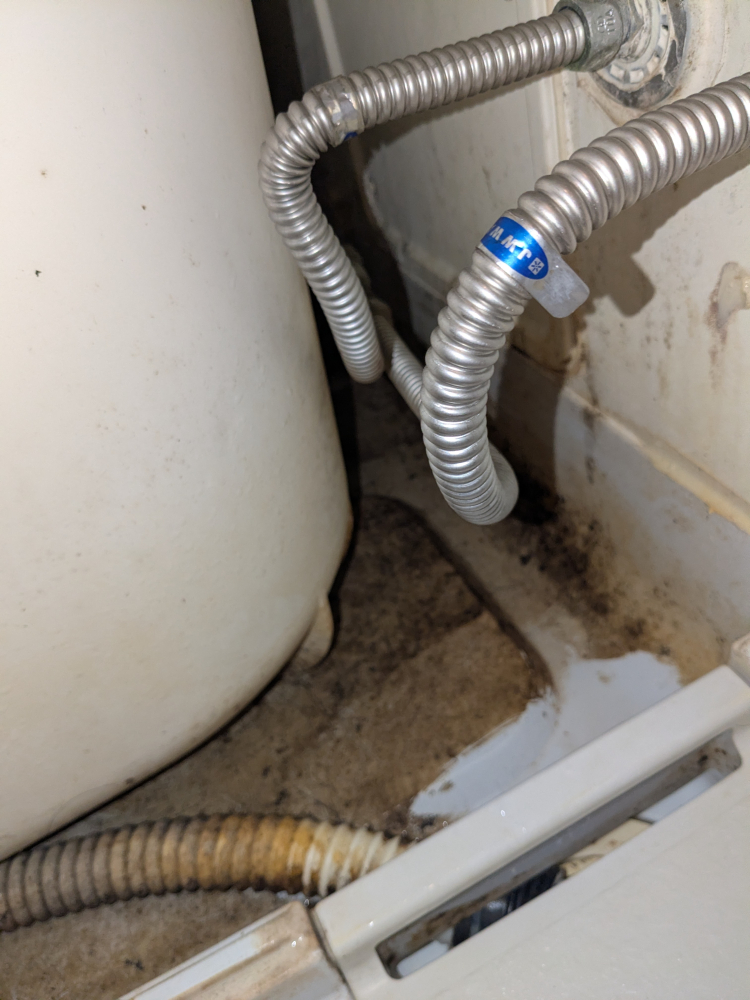 東京都世田谷区喜多見の浴室・お風呂クリーニングの作業前2