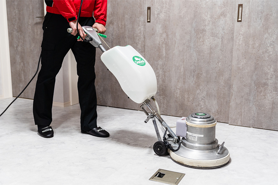 ポリッシャーを使用しているイメージ