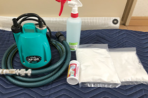 浴室追い焚き配管除菌洗浄に使用する機材のイメージ