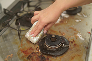 キッチンの頑固な油汚れ