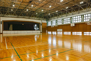 私立高校/約250坪(体育館フロア清掃)のイメージ