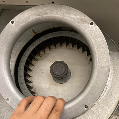 ③ベルマウス、換気扇カバーを外す    